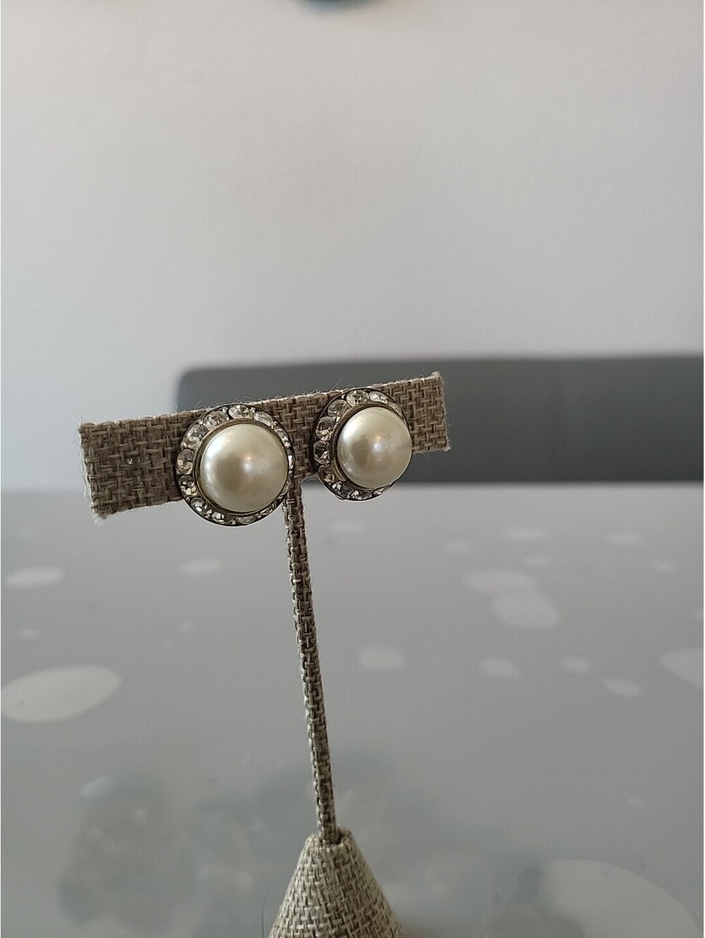 Vintage Silver Tone Pearl Rhinestone Clip-On Earrings Beautiful See Pictures K11 - Picture 3 of 11